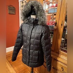 Colombia Down Jacket Black Detachable Faux Fur Hood Trim- Large ❄️